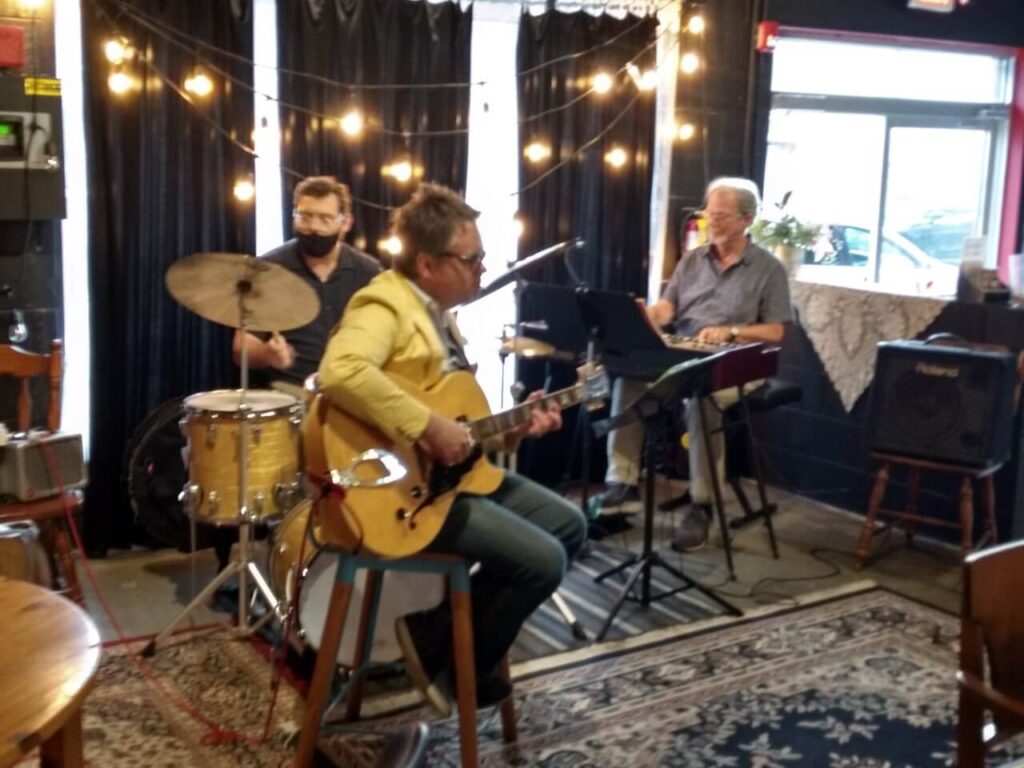 Charlie Apicella & Iron City at 3BR Distillery