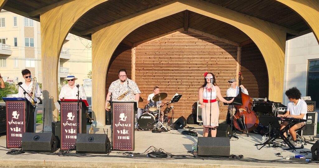 Vintage Vibe Tribe Plays West End